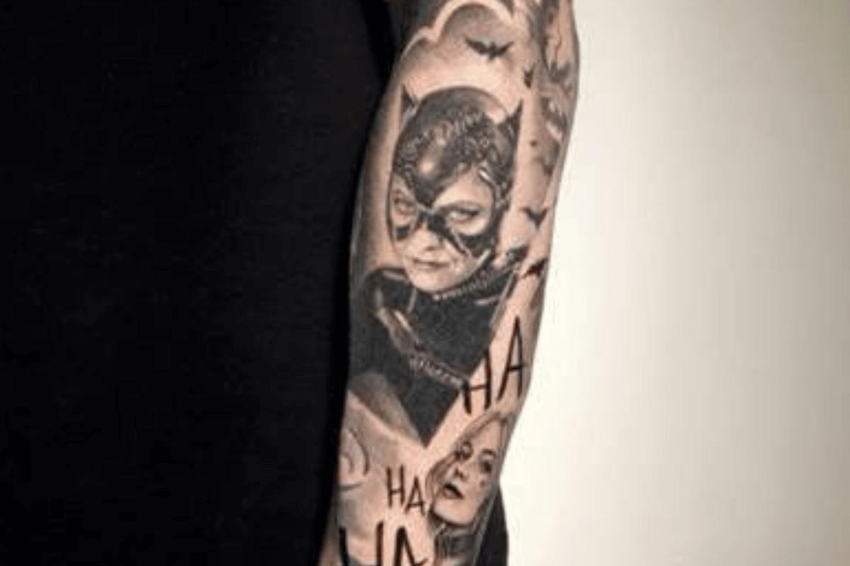 Realistisk Batgirl-tatovering