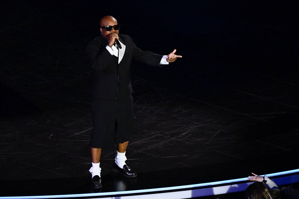 Den amerikanske rapperen Jermaine Dupri opptrer under Apple Mus