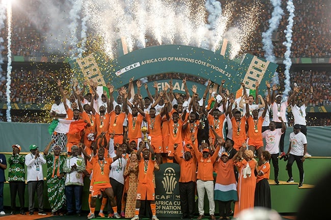 Elfenbenskystens spillere feirer å vinne Africa Cup of Nations på Stade Olympique Alassane i Abidjan 11. februar 2024. (Foto: Segun Ogunfeyitimi/Gallo Images)