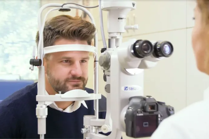 Selv de vi ikke anbefaler øyeoperasjon med laser kan si at de har gjennomgått en grundig undersøkelse.  – Foto: Sasszem Clinic
