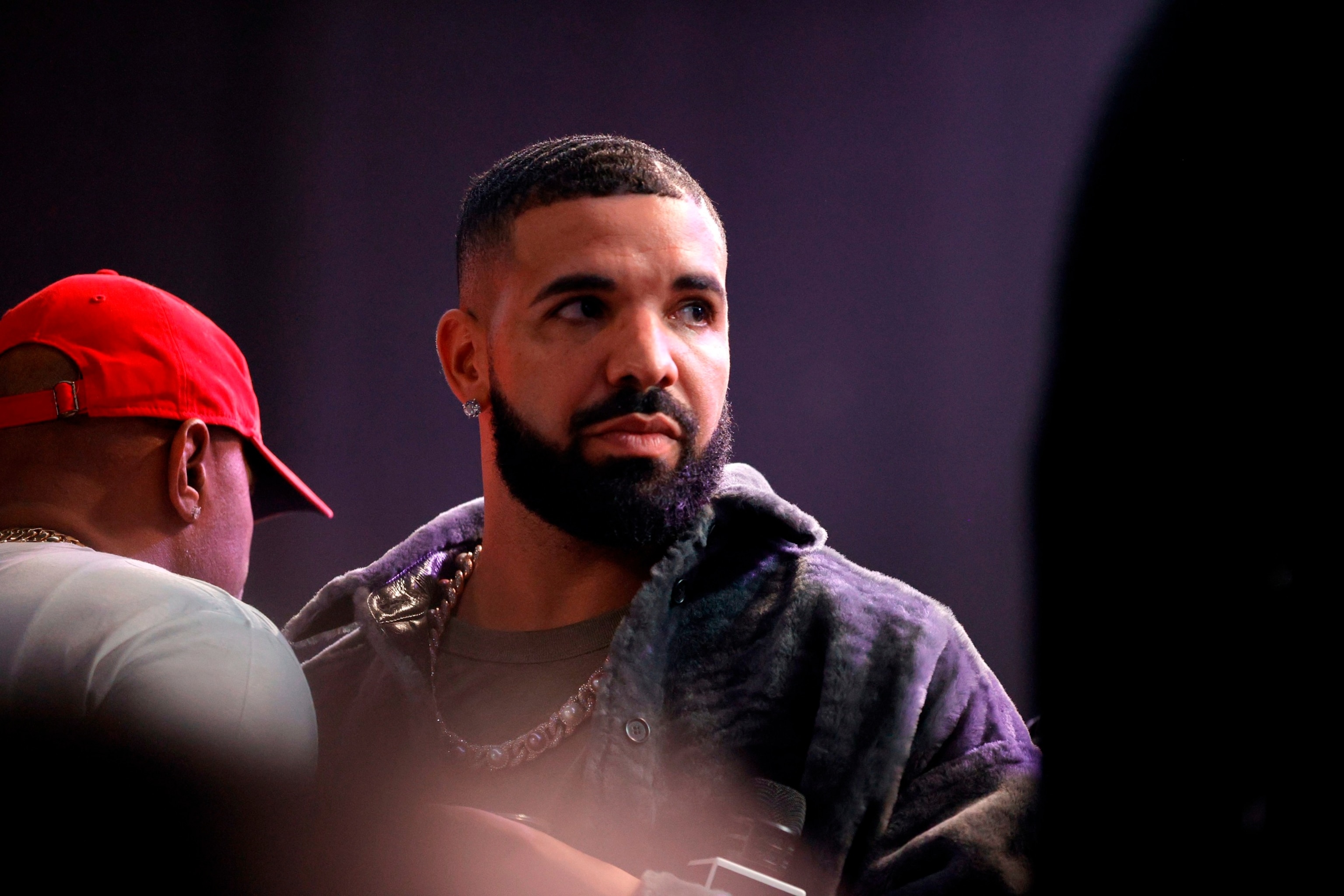 FOTO: På dette 30. oktober 2021-filbildet deltar Drake "Drake's Till Death Do Us Part" rapkamp i Long Beach, California. 